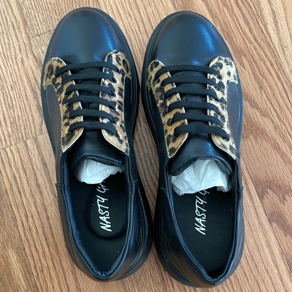 Leopard Round Toe Chunky Sneakers - Picture 7 of 14